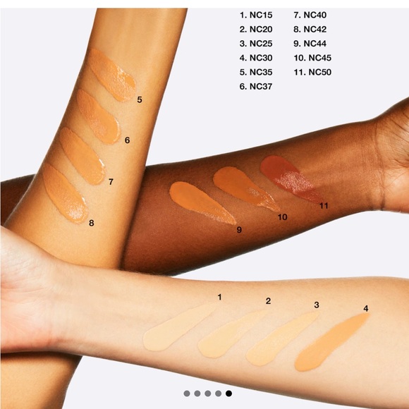 Mac Studio Waterweight SPF 30 Foundation NC25 - Picture 3 of 4